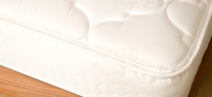 床墊選購攻略與床墊品牌推薦(下)｜熱門品牌特色與專業清潔建議